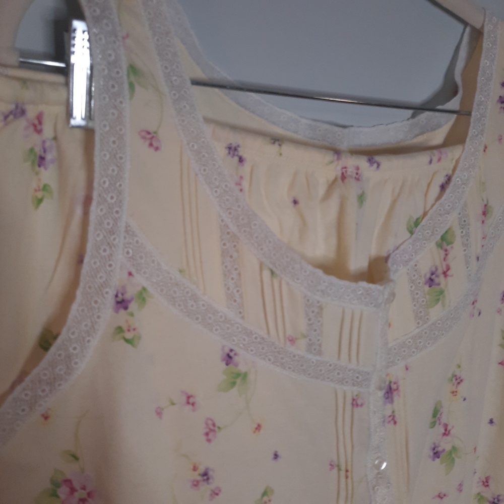 VNTG Sz Large Aria Cream Floral Lace-Trim Sleeveless Pajama Set, Soft Top/Shorts - Picture 2 of 5